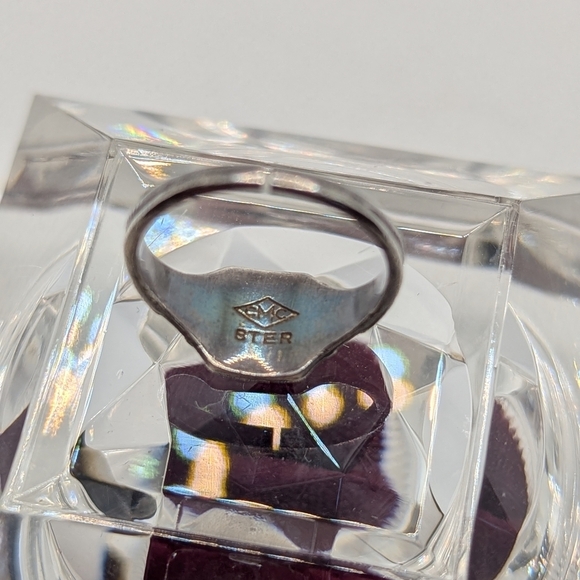 Signet Design Ring - Picture 4 of 4